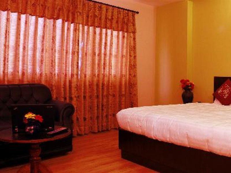 Cascade Hotel Kathmandu Buitenkant foto