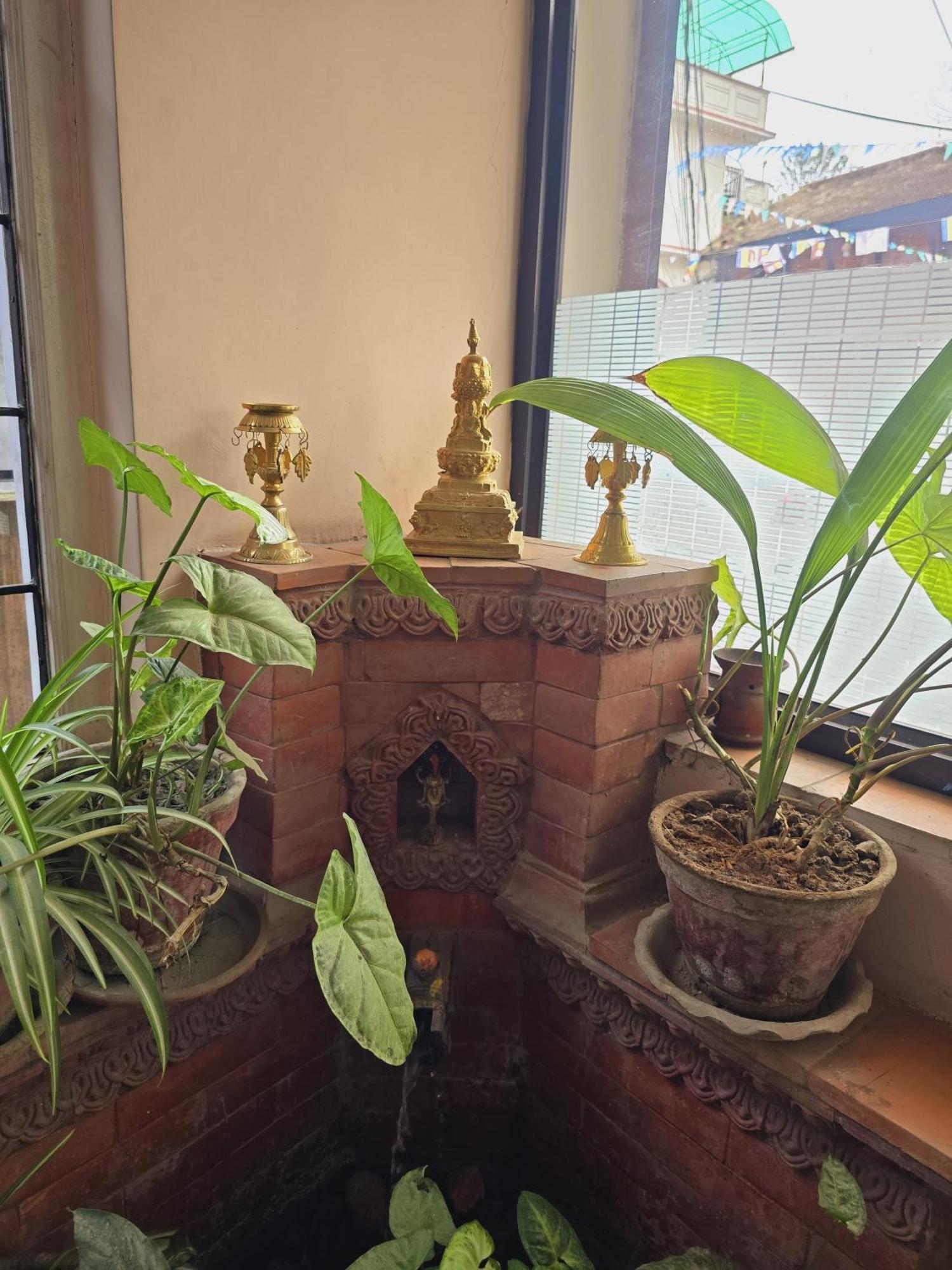 Cascade Hotel Kathmandu Buitenkant foto