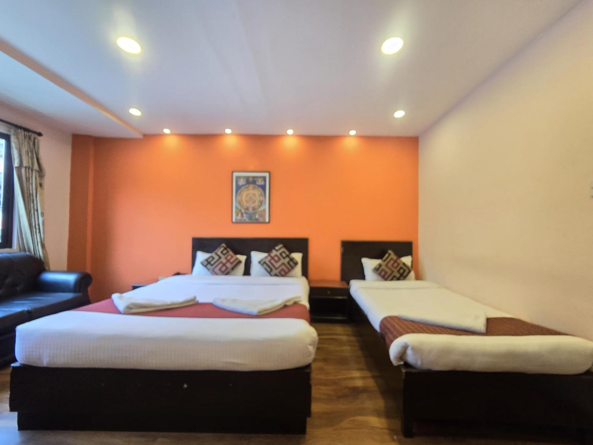 Cascade Hotel Kathmandu Buitenkant foto
