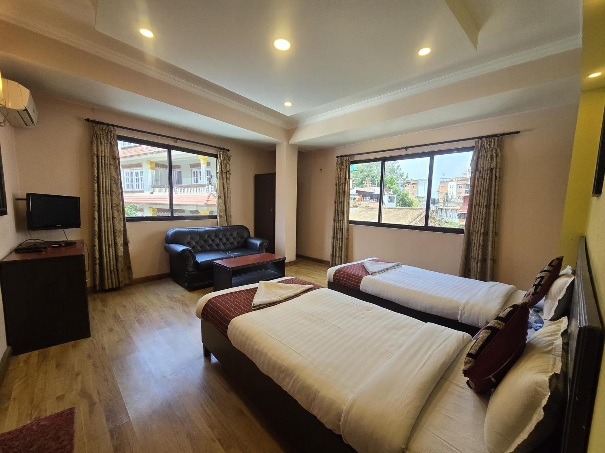 Cascade Hotel Kathmandu Buitenkant foto
